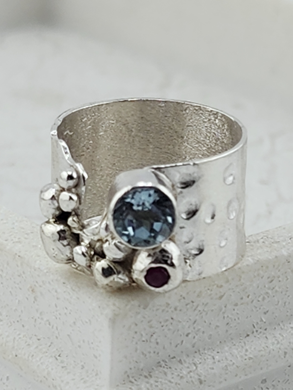 AQUAMARINE & PINK SAPPHIRE BRUTALIST RING HANDMADE IN STERLING SILVER SIZE 8 - Picture 3 of 11